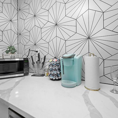 Comfortable 2Br Uptown Escape With Free Park Houston Bagian luar foto