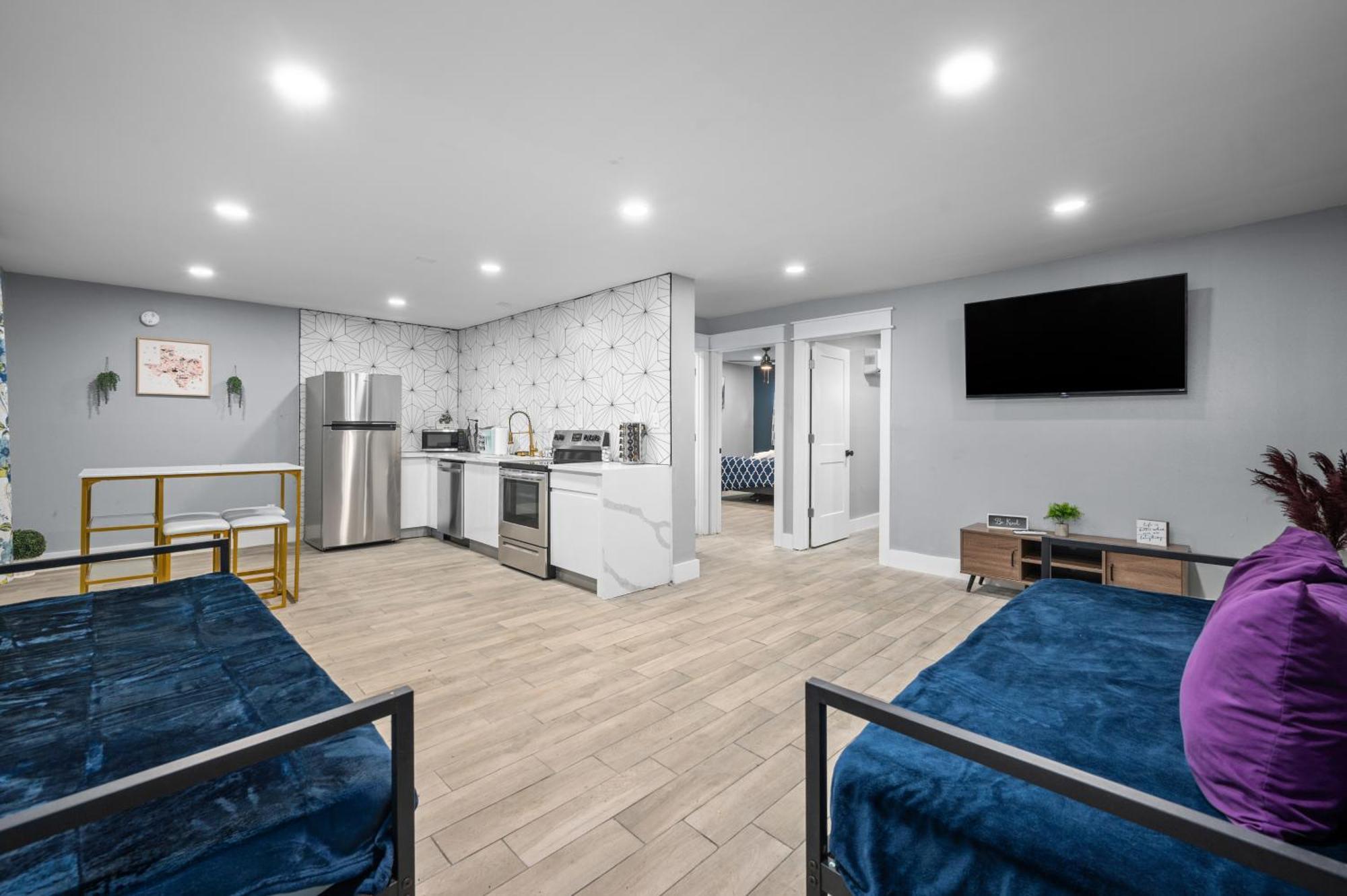 Comfortable 2Br Uptown Escape With Free Park Houston Bagian luar foto