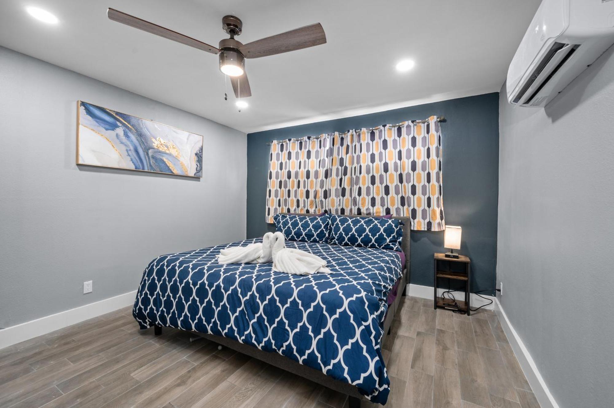 Comfortable 2Br Uptown Escape With Free Park Houston Bagian luar foto