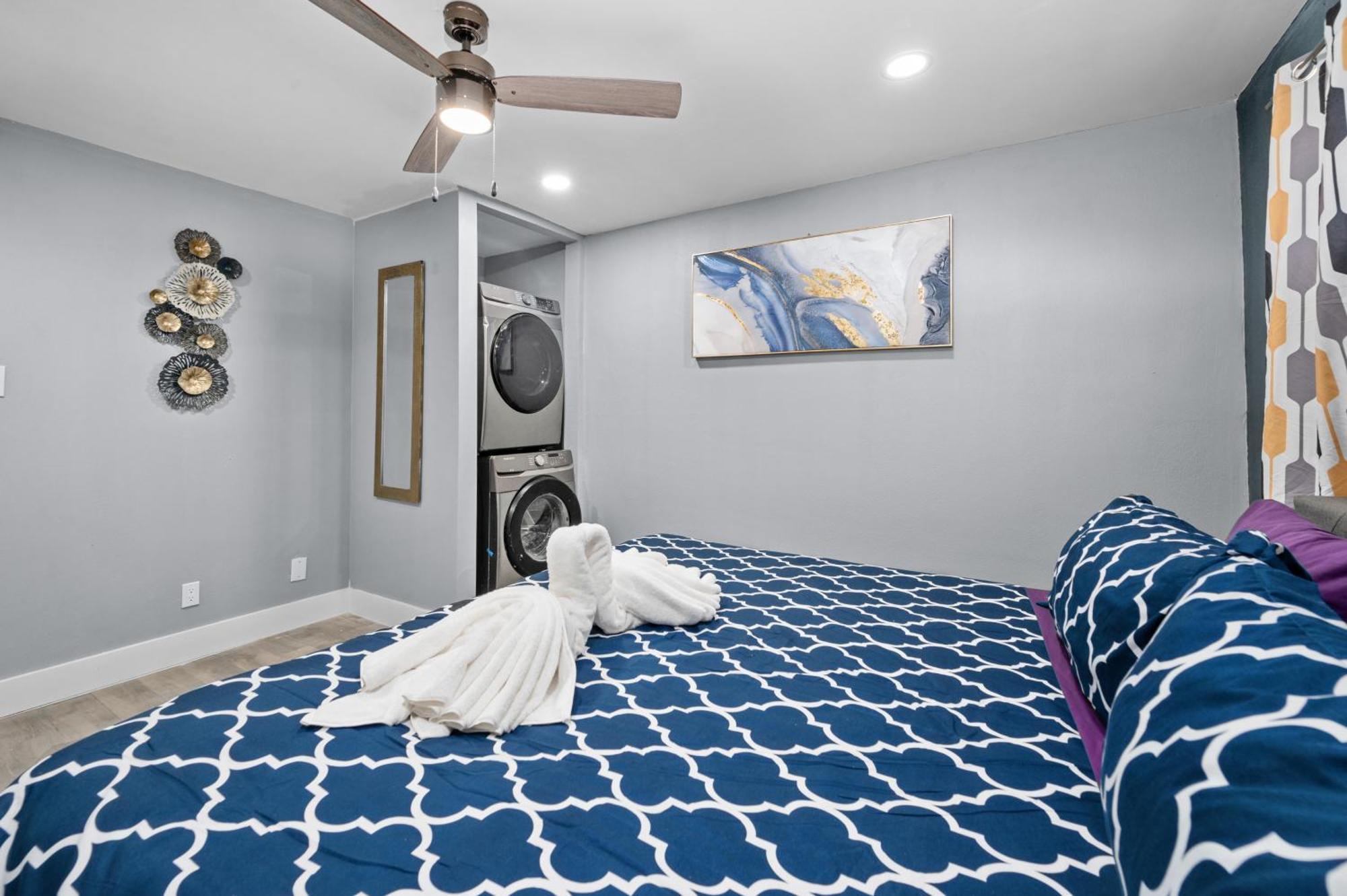 Comfortable 2Br Uptown Escape With Free Park Houston Bagian luar foto