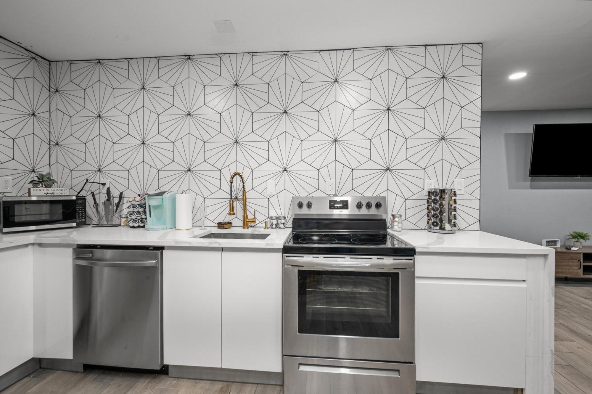 Comfortable 2Br Uptown Escape With Free Park Houston Bagian luar foto